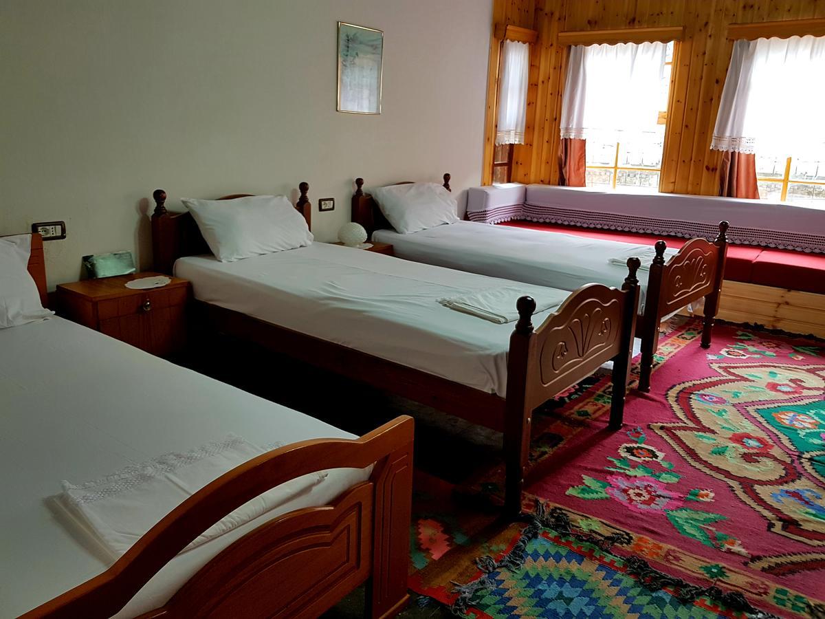 Eva Guesthouse Gjirokastër Extérieur photo