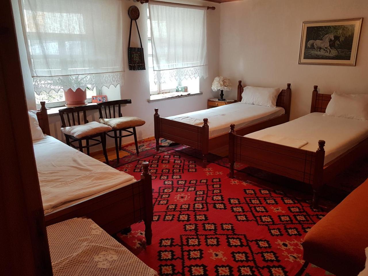 Eva Guesthouse Gjirokastër Extérieur photo