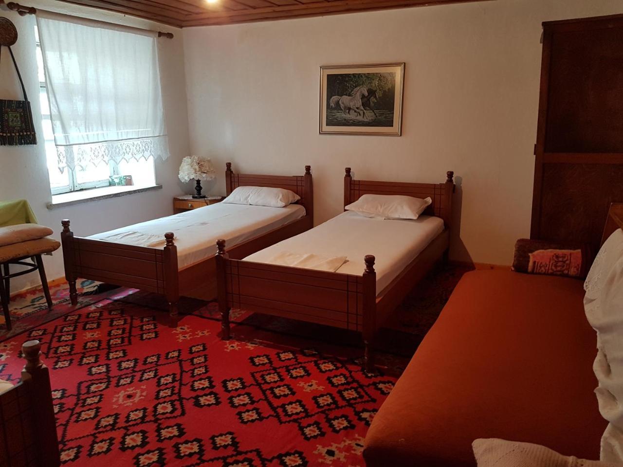 Eva Guesthouse Gjirokastër Extérieur photo