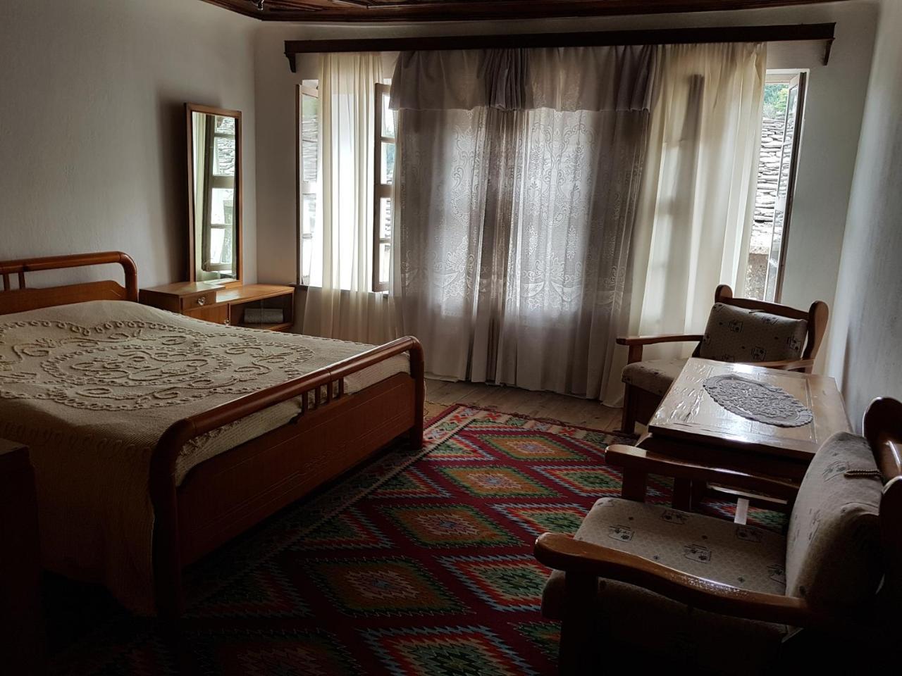 Eva Guesthouse Gjirokastër Extérieur photo