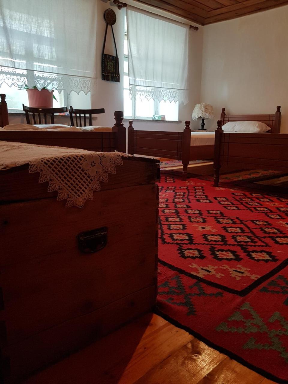Eva Guesthouse Gjirokastër Extérieur photo