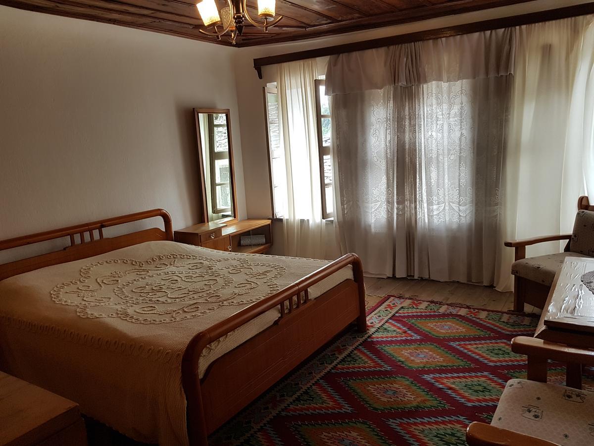 Eva Guesthouse Gjirokastër Extérieur photo